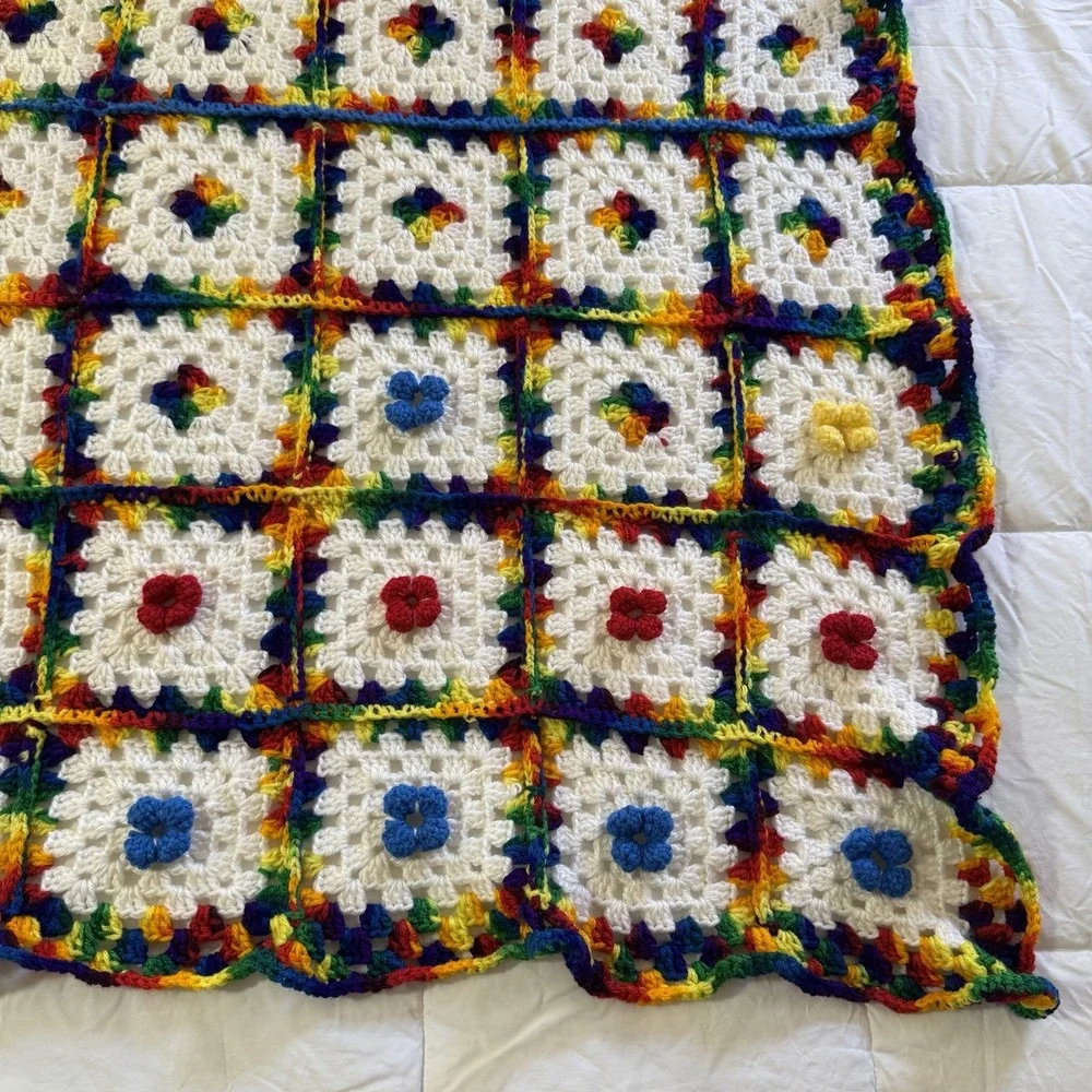 Hand Crocheted Granny Square Afghan Throw Blanket Daisy Floral 42